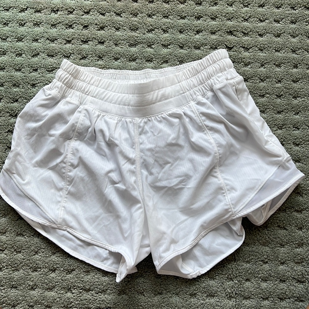 Lululemon Hotty Hot Short size 4 tall, brand new
